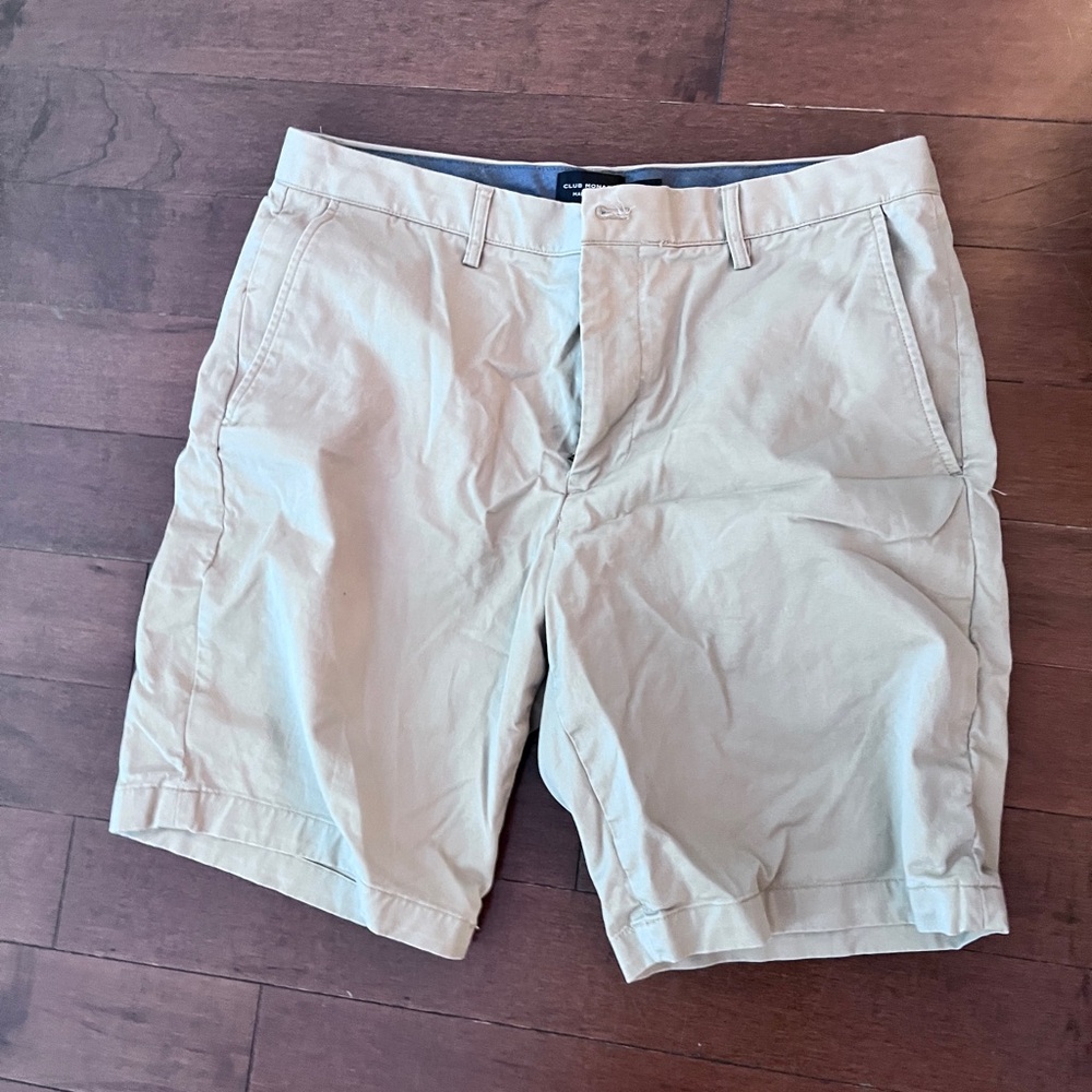 Banana Republic tan shorts